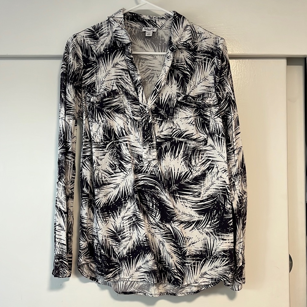 Splendid soft rayon palm print two pocket top